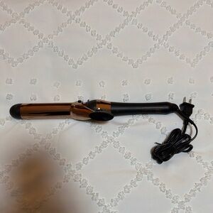 Conair InfinitiPro Rose Gold 1 1/4” Curling Iron